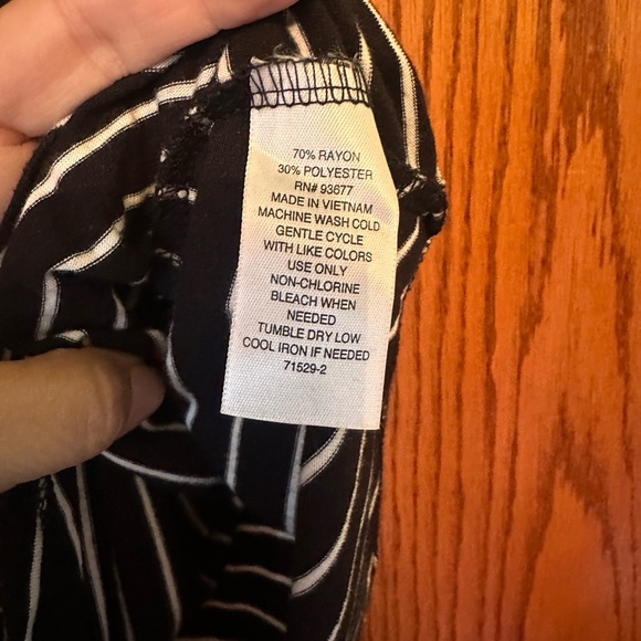 A.n.a. Black and white striped tank - Picture 4 of 6